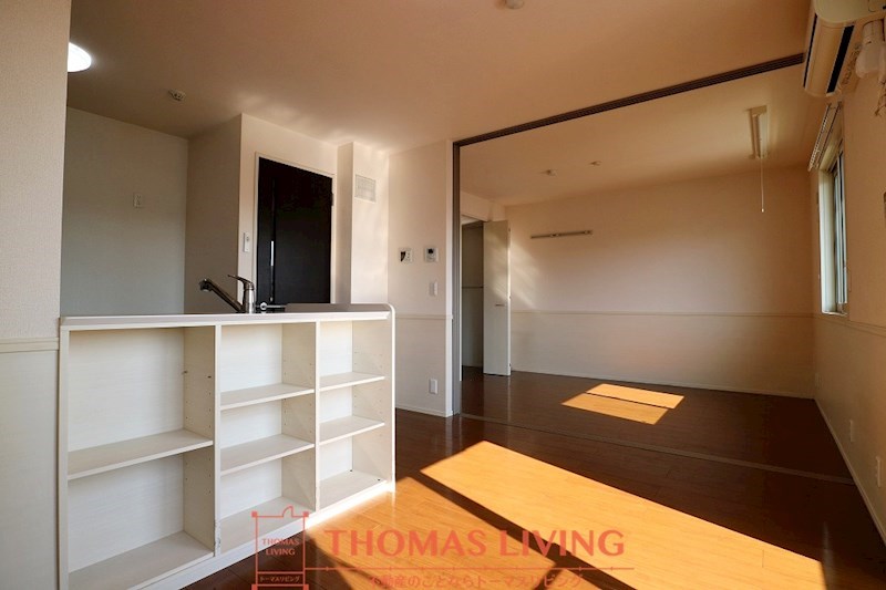 居室・リビング　写真は別号室です。