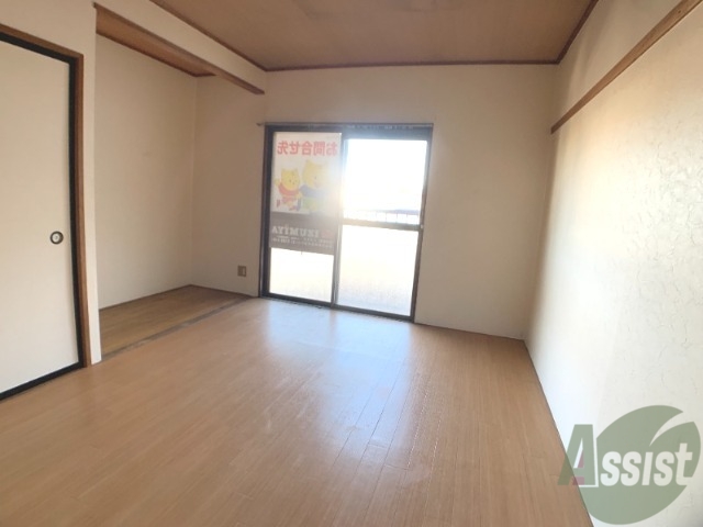 居室・リビング　７帖のお部屋です。明るいお部屋で気持ちが良いですね。