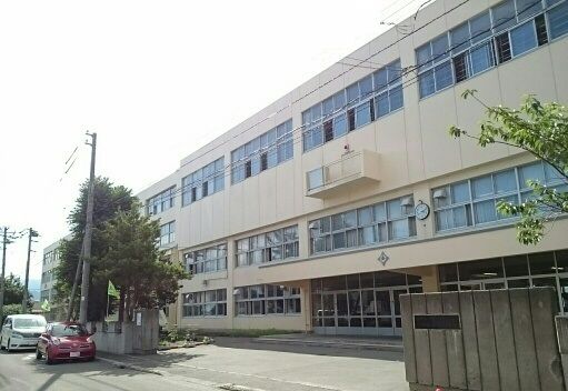 小学校　手稲山口小学校（小学校）まで720m
