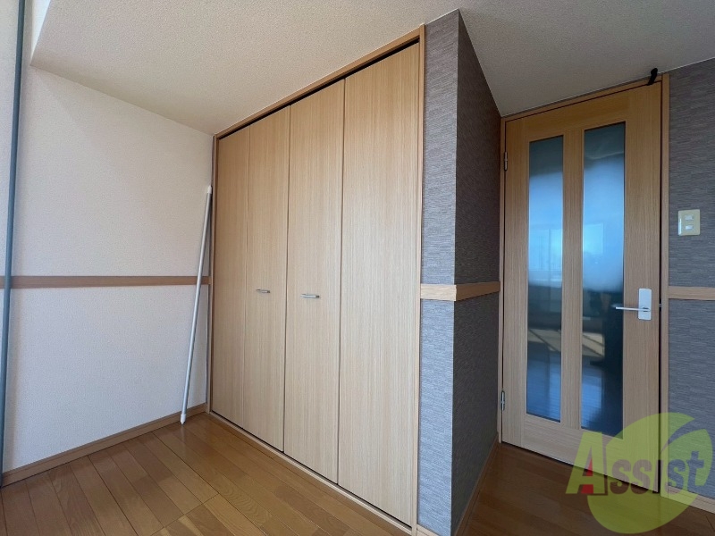 収納　収納が付いてるので、広々と使うことが出来ます。