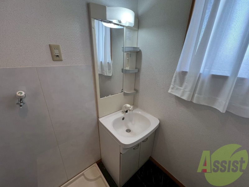 玄関　棚が三段あるので沢山物を置くことが出来ます。