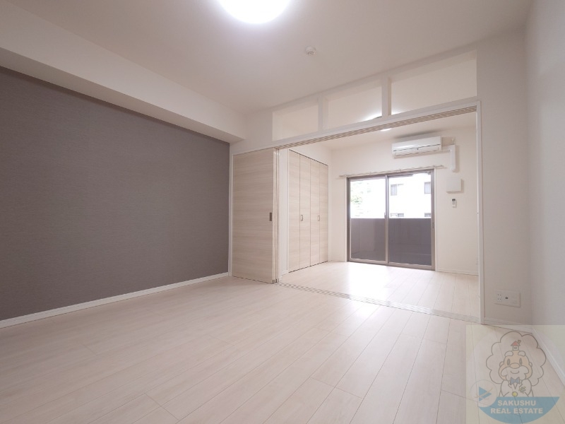 居室・リビング　※実際のお部屋は照明はありません。