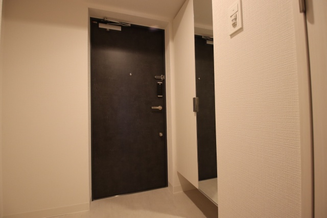 玄関　※別室の参考写真の為、現況優先です。