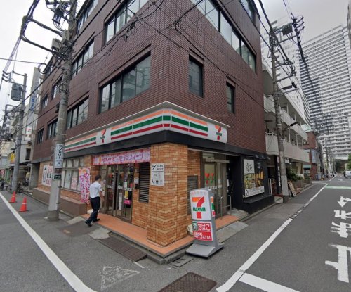 コンビニ　セブンイレブン浜松町1丁目（コンビニ）まで681m