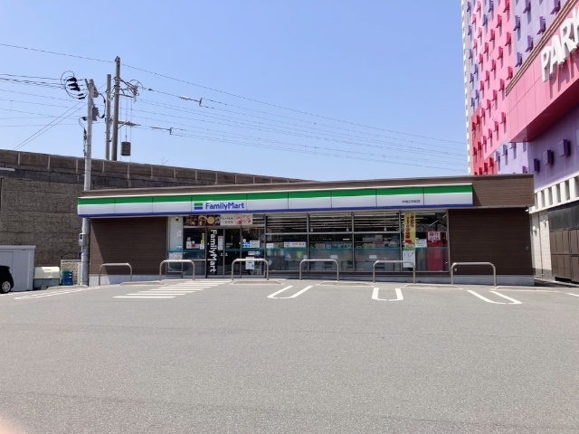コンビニ　ファミリーマート戸畑ＺＯＮＥ店（コンビニ）まで332m