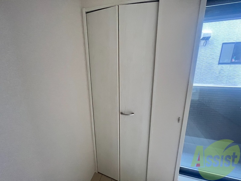 収納　収納はこちらのクローゼットをお使いください。