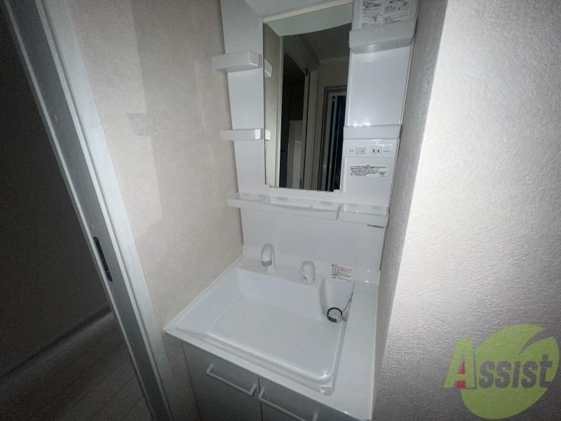 洗面設備　洗面台は独立しています。朝の身支度はこちらでどうぞ～