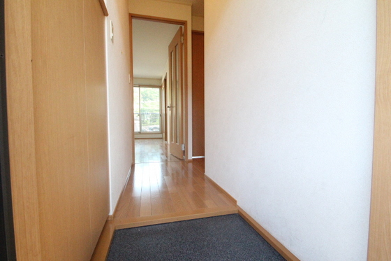 玄関　※別部屋の写真です