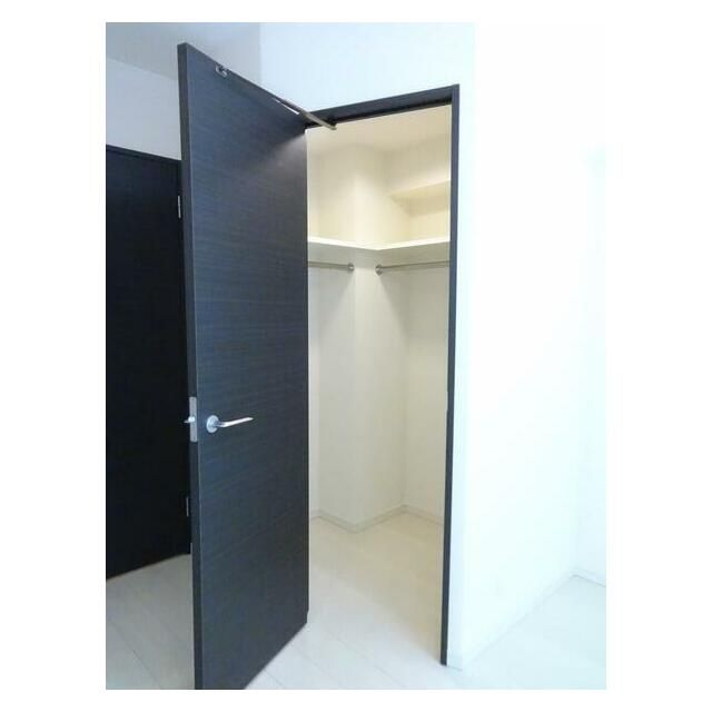 収納　（別タイプ参考写真）ザ・レジデンス・オブ・トーキョーＹ１１