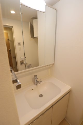 洗面設備　脱衣スペースもあります