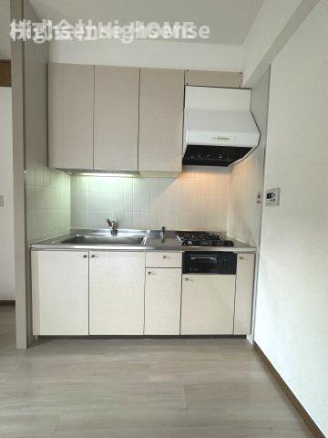 キッチン　コンパクトなキッチンで掃除もラクラク