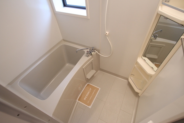 バス・シャワールーム　Ｂ２０５　浴室