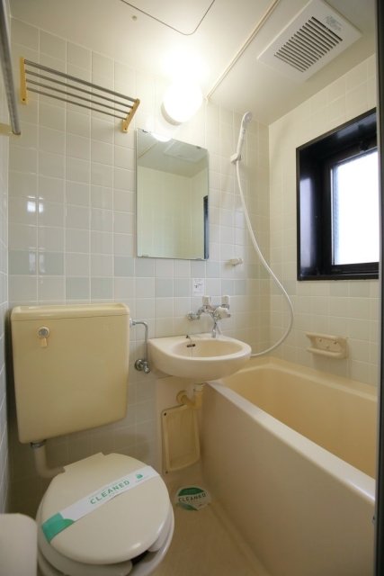 バス・シャワールーム　日々の疲れを癒すお風呂付です