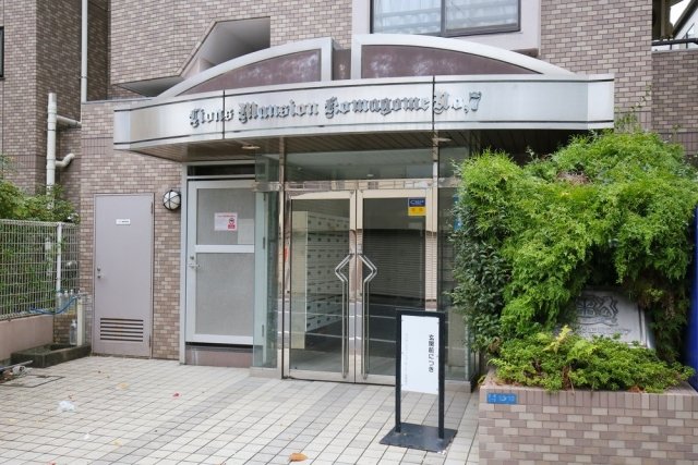 エントランス　ゆとりのあるエントランスです