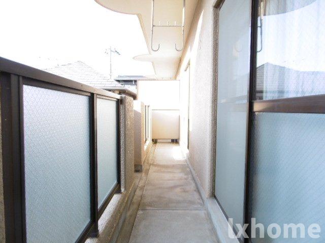 バルコニー　陽当たり良好なバルコニーです