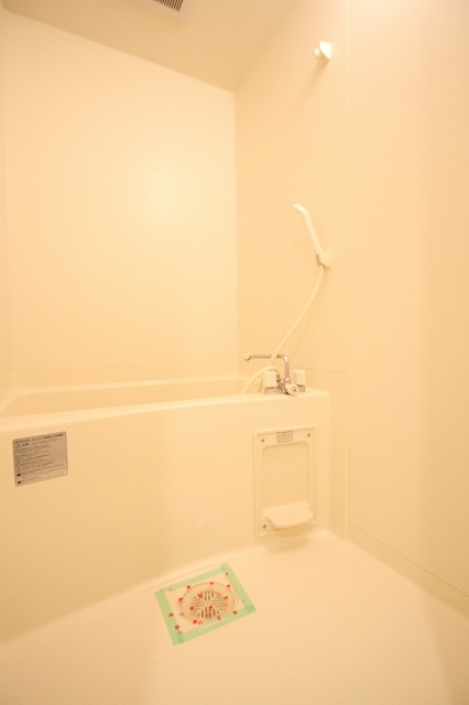 バス・シャワールーム　同物件、別号室のものです。