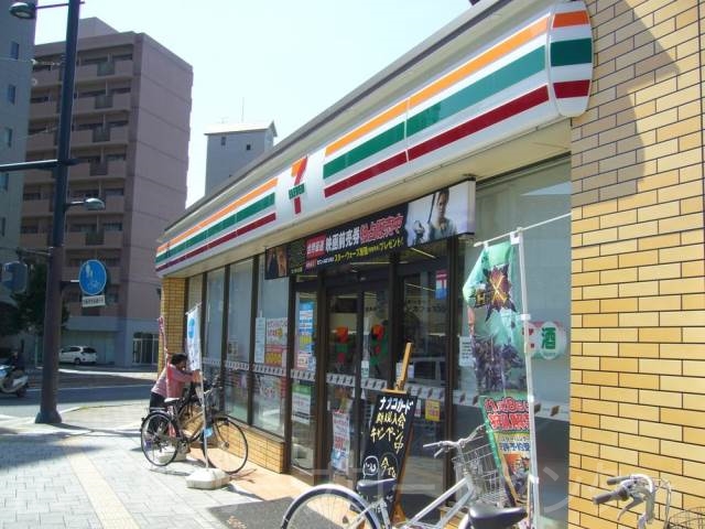 コンビニ　セブンイレブン広島的場2丁目店（コンビニ）まで352m