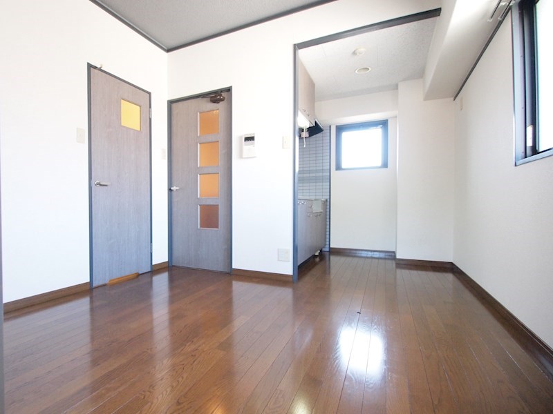 居室・リビング　角部屋のお部屋です
