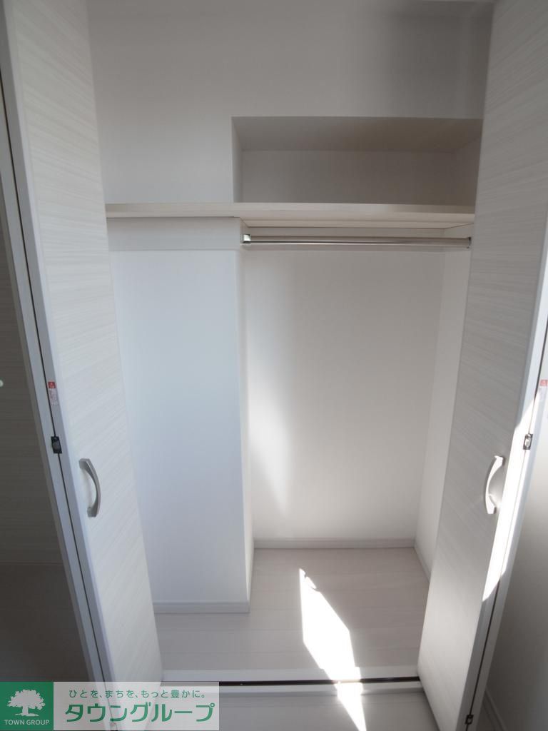 居室・リビング　白が基調の明るいお部屋