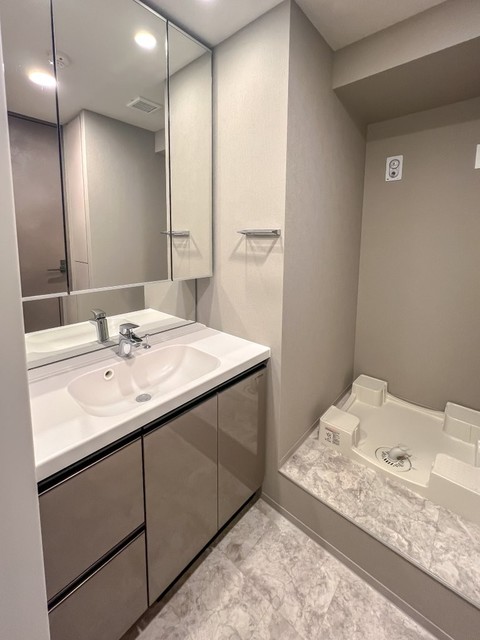 洗面設備　※写真は同タイプ住戸です。
