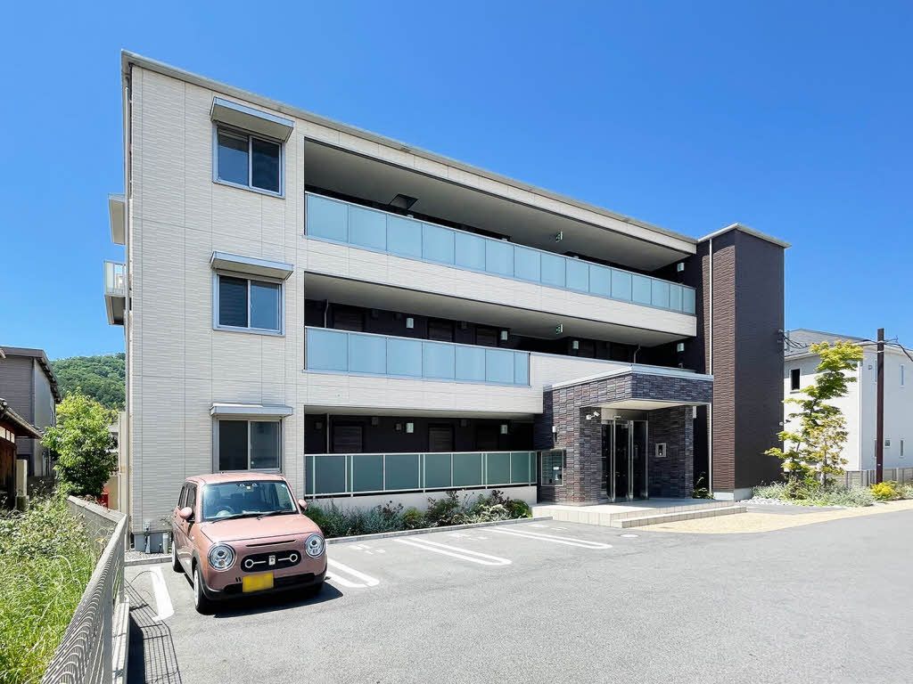 建物外観　積水ハウス施工の賃貸住宅「シャーメゾン」