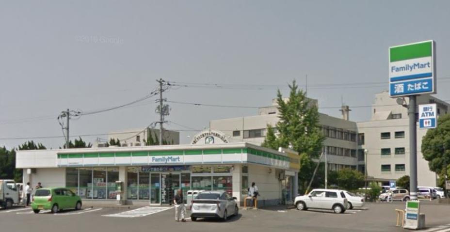 コンビニ　ファミリーマート（コンビニ）まで307m