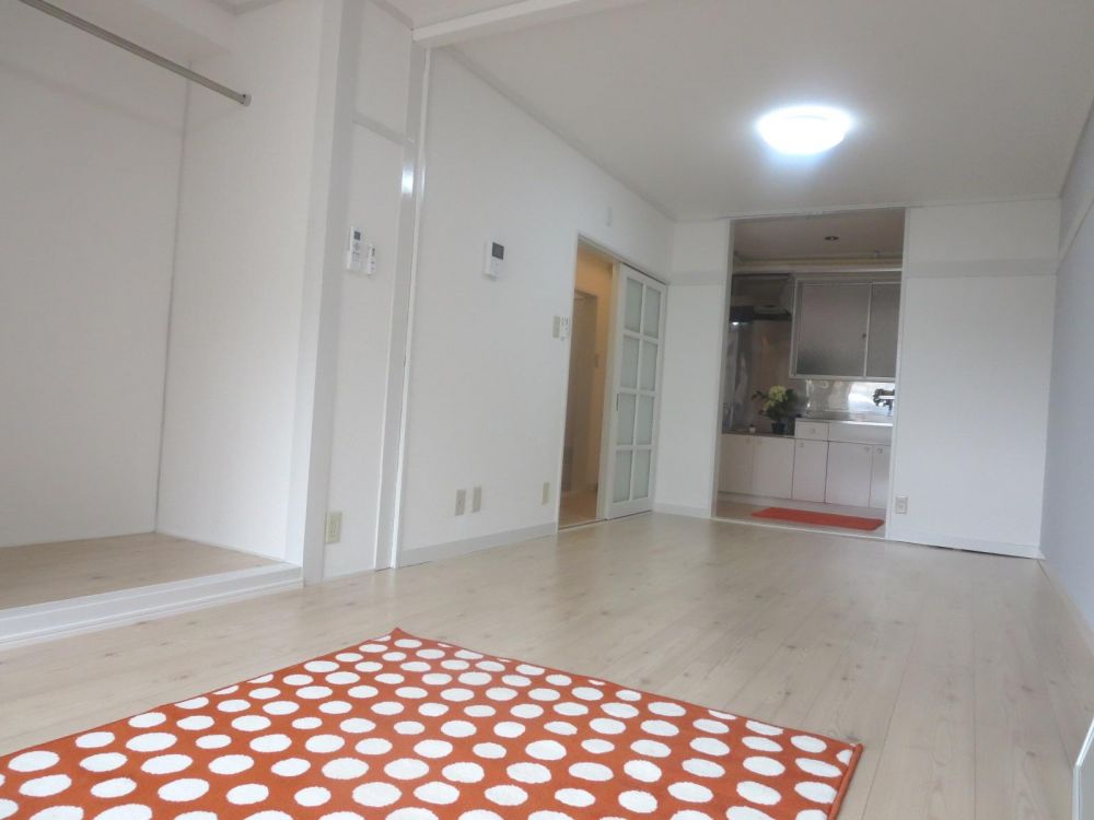 居室・リビング　12帖の広い洋室です。