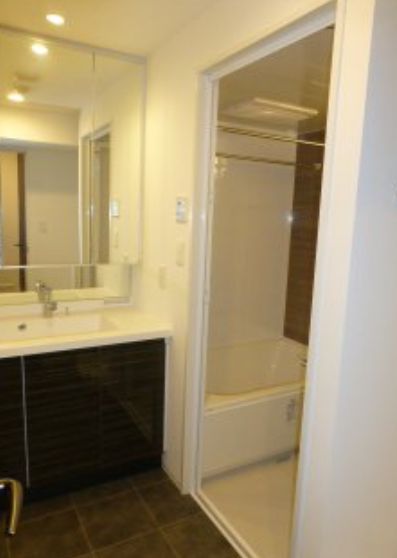 洗面設備　脱衣スペースもあります