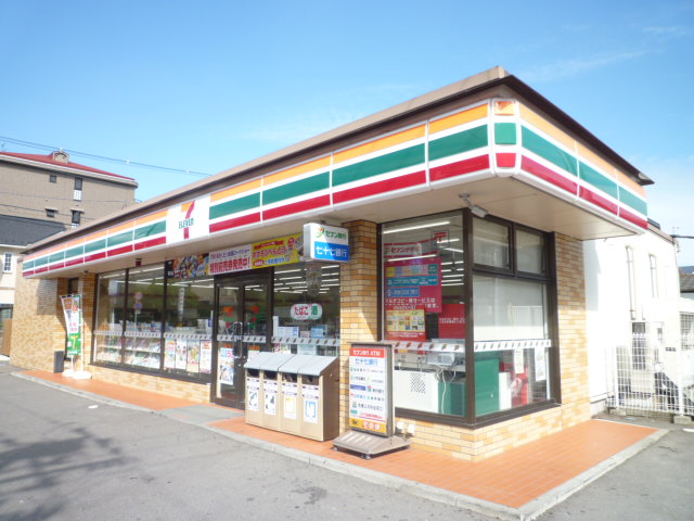 コンビニ　セブンイレブン仙台新田一丁目店（コンビニ）まで256m