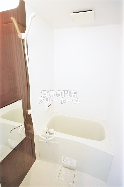 バス・シャワールーム　大きな浴室でオートバス付き！