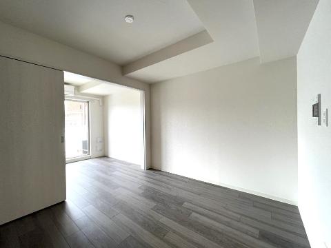 居室・リビング　室内