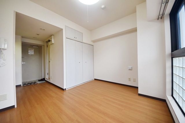 その他部屋・スペース　★きれいなフローリングの洋室です★