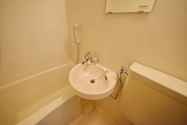 洗面設備　★お風呂の中の洗面台です★