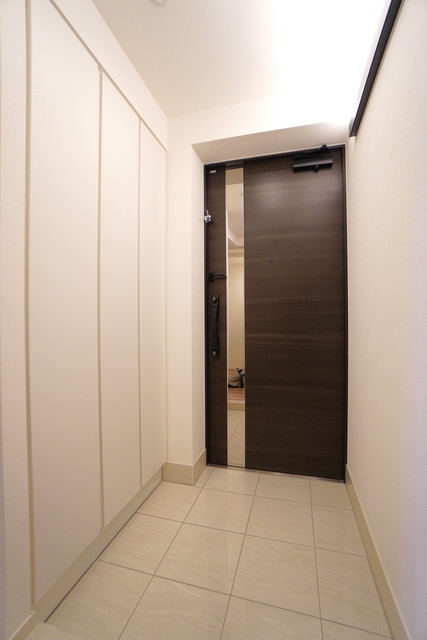 玄関　※写真は同タイプ住戸です。
