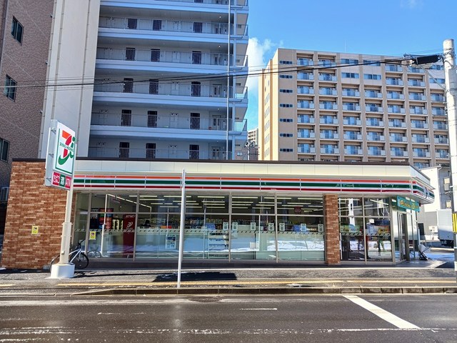 コンビニ　セブンイレブン（コンビニ）まで20m
