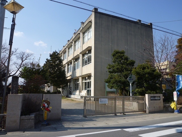 小学校　鈴鹿市立白子小学校（小学校）まで1006m