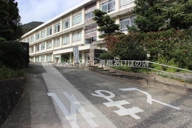 小学校　豊川市立御油小学校（小学校）まで502m