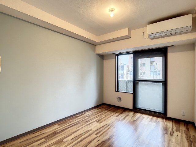 居室・リビング　個人の部屋や寝室として使える洋室です