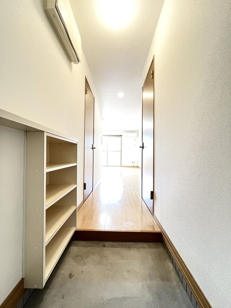 玄関　※代表タイプの写真のため実際と異なる場合がございます