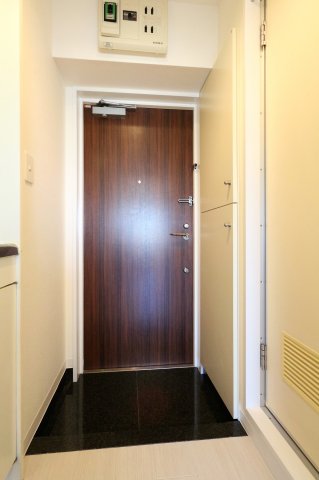 玄関　参考写真（同物件別部屋）