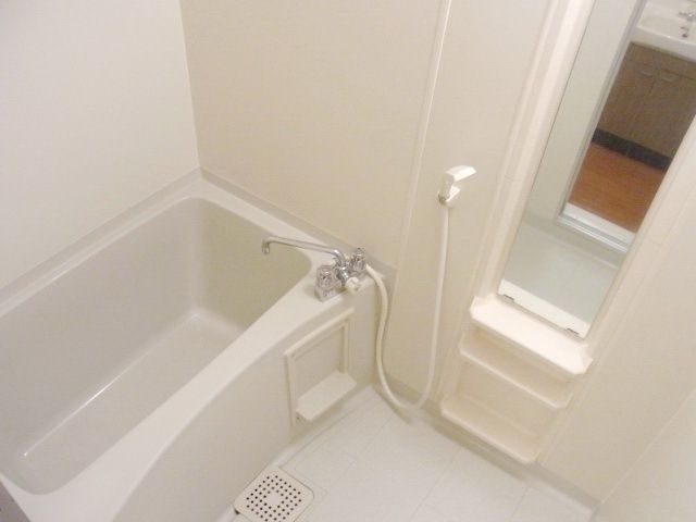 バス・シャワールーム　★追焚き付きバスルーム★