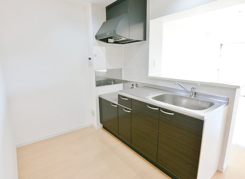 キッチン　※同棟同型反転の内観写真です、現状優先となります。