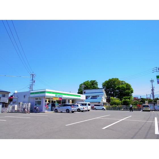 コンビニ　ファミリーマート長野上高田店（コンビニ）まで618m