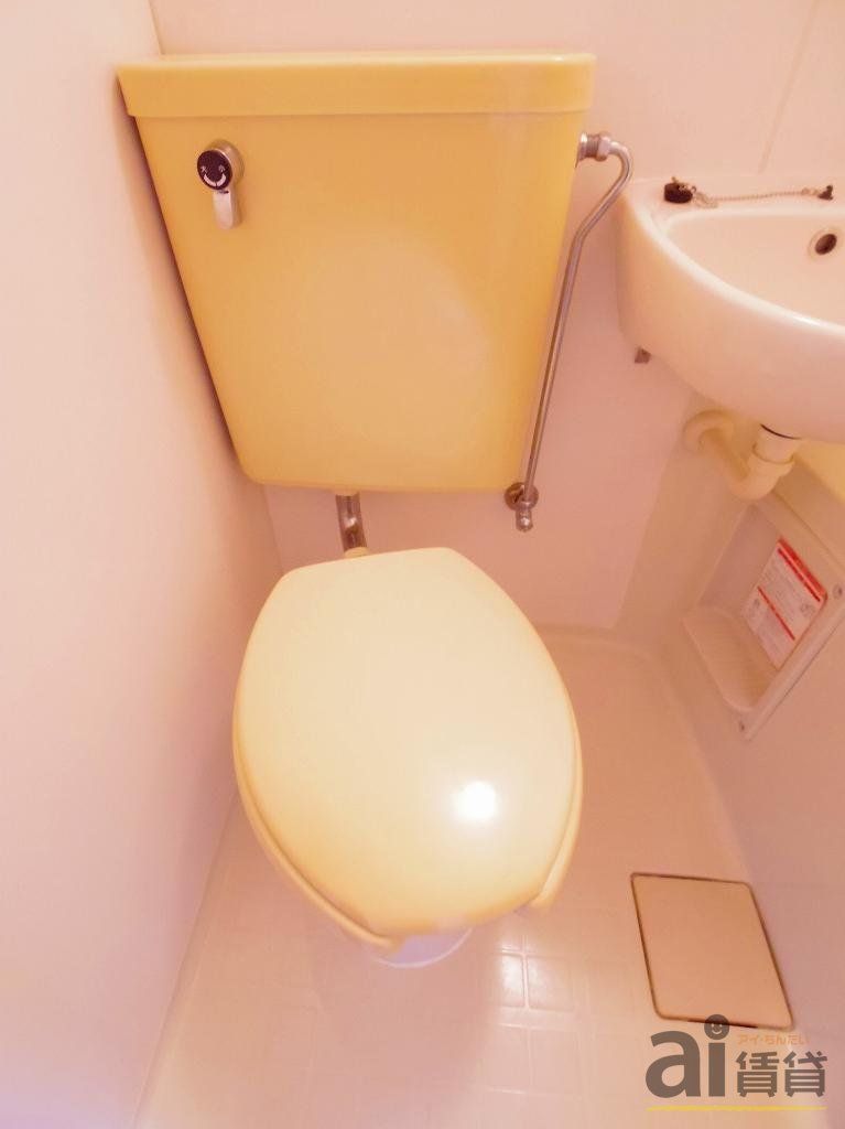 トイレ　※同仕様写真