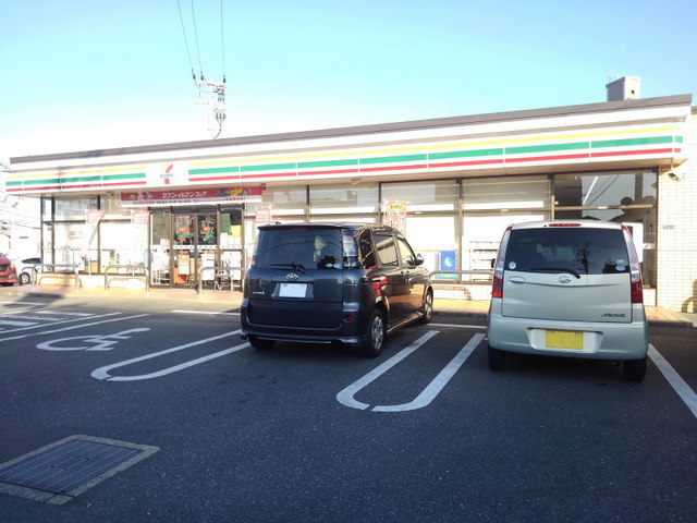 コンビニ　セブンイレブン那珂川片縄東店（コンビニ）まで400m