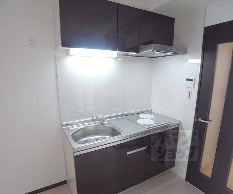 キッチン　システムキッチン。