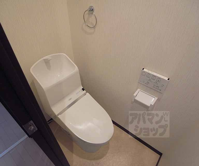 トイレ　ウォシュレット付きトイレ。