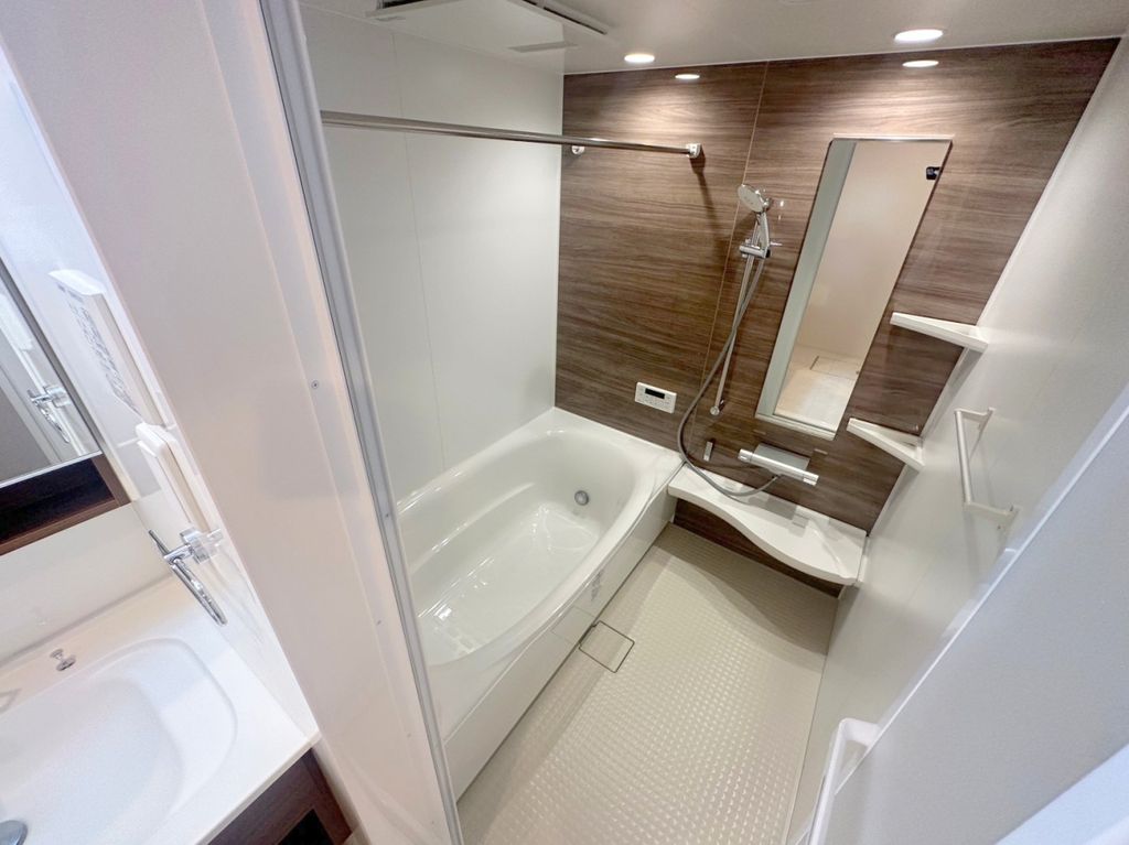 バス・シャワールーム　バス