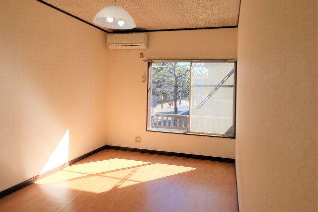 居室・リビング　同タイプの別室画像です　現状優先でご了承ください