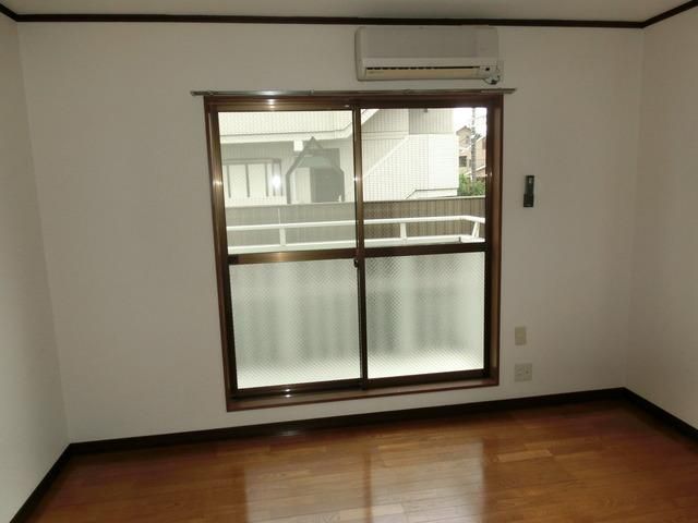 居室・リビング　★６帖の洋室スペースです★